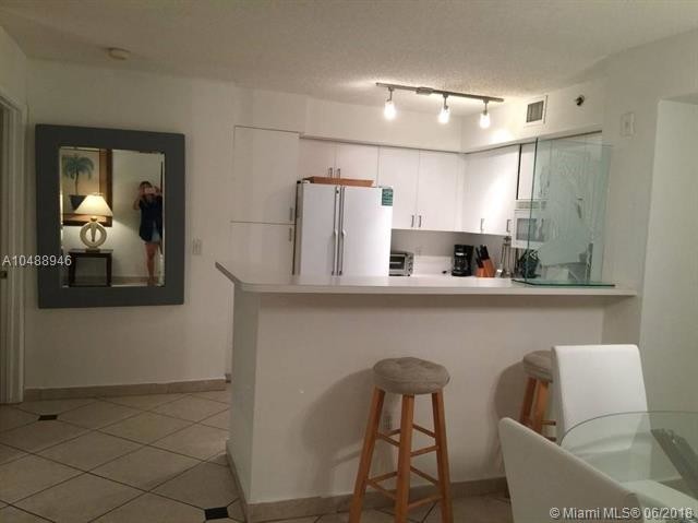 19701 E Country Club Dr-Unit -5406 in Aventura, FL - Building Photo - Building Photo