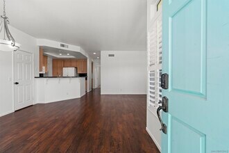 12650 Springbrook Dr in San Diego, CA - Building Photo - Building Photo