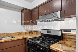 2339 Hyperion Ave in Los Angeles, CA - Building Photo - Building Photo