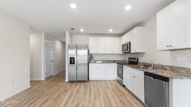 7208 Madison Sq Dr in Panama City, FL - Building Photo - Building Photo