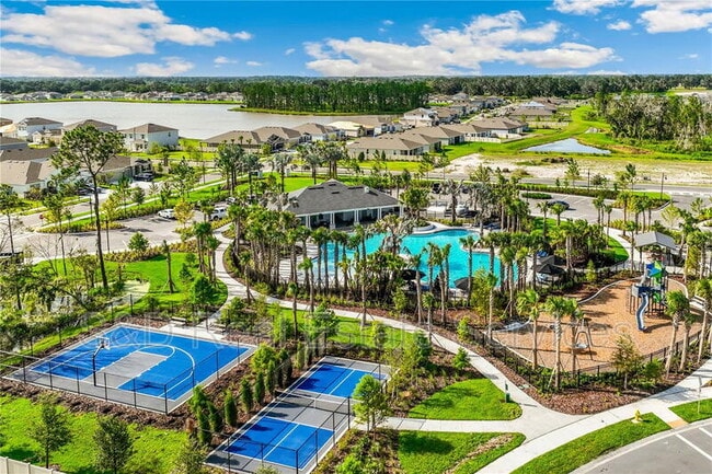 3857 Capri Coast Dr in Plant City, FL - Building Photo - Building Photo