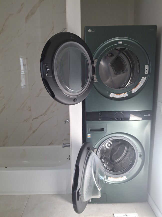 400 Orange St in Rochester, NY - Building Photo - Building Photo