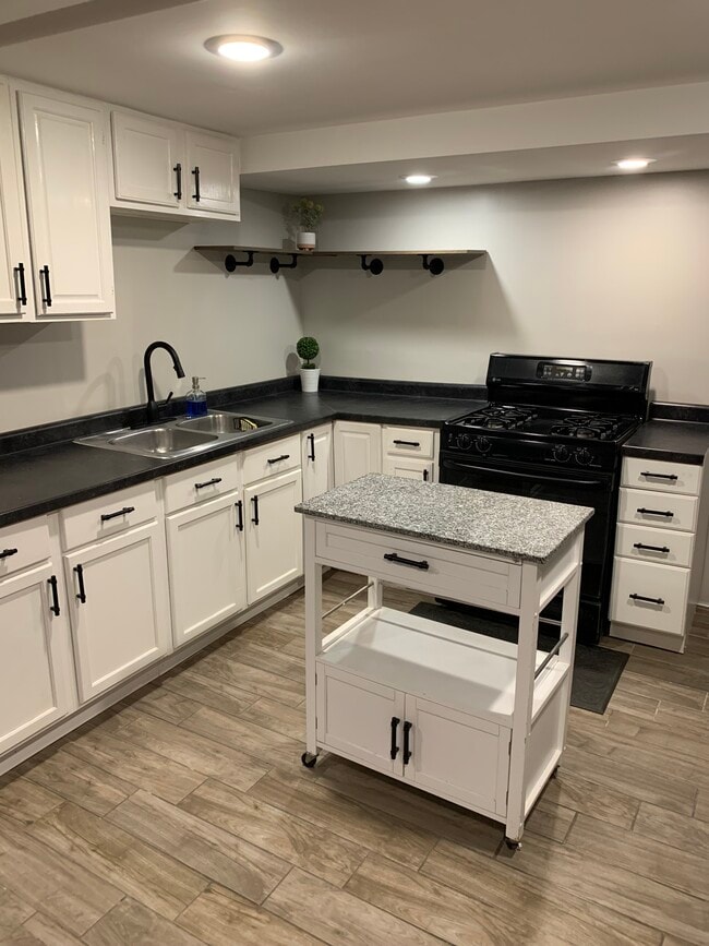 2122 Kenilworth Ave, Unit 1b in Berwyn, IL - Building Photo - Building Photo