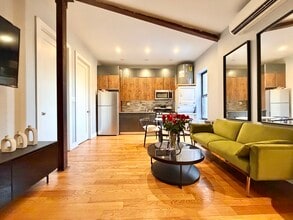 Furnished room/NOT APARTMENT, Unit 4B in Brooklyn, NY - Foto de edificio - Building Photo
