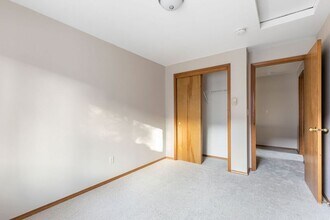 17450 SE 82nd Dr in Clackamas, OR - Building Photo - Building Photo