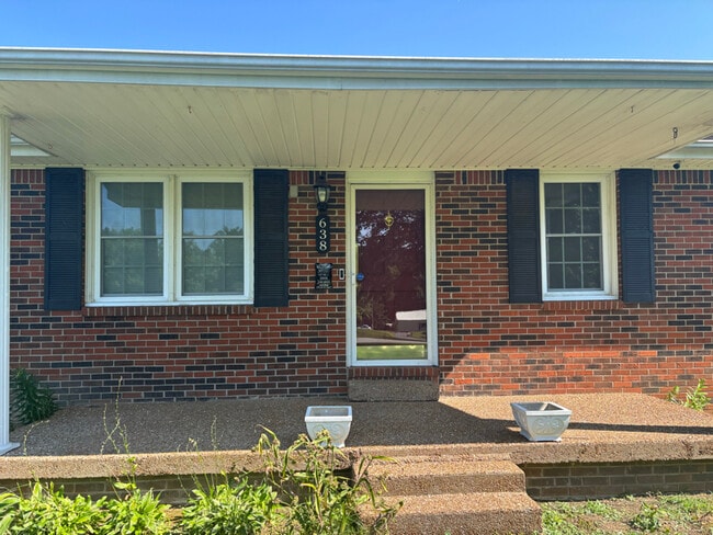 638 Chitwood Dr in Lafayette, TN - Building Photo - Building Photo