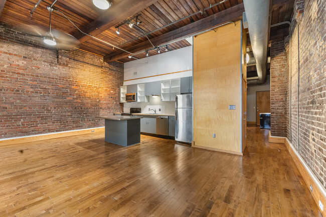 Emporium Lofts in Knoxville, TN - Building Photo - Building Photo