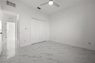 610 NW 23rd Terrace in Cape Coral, FL - Foto de edificio - Building Photo