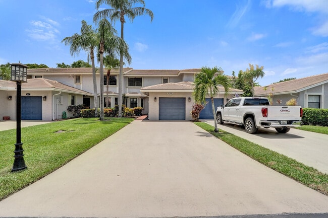 property at 635 Northshore Dr
