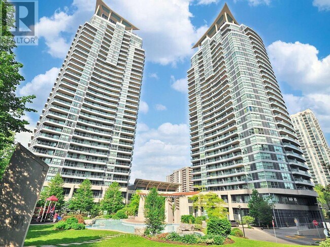 1 Elm Dr W in Mississauga, ON - Building Photo - Building Photo