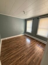 76 Lounsbury Ave in Waterbury, CT - Building Photo - Building Photo