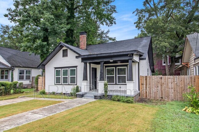 751 Cascade Pl SW in Atlanta, GA - Building Photo - Building Photo