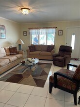 501 Blue Heron Dr in Hallandale Beach, FL - Building Photo - Building Photo