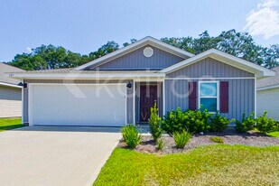 389 Monarch Ln in Pensacola, FL - Building Photo