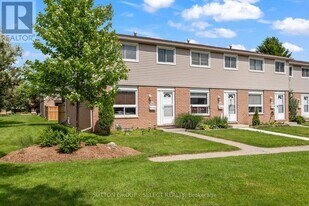 40 Tiffany Dr in London, ON - Building Photo