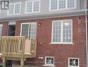 90 Sky Harbour Dr in Brampton, ON - Building Photo - Building Photo