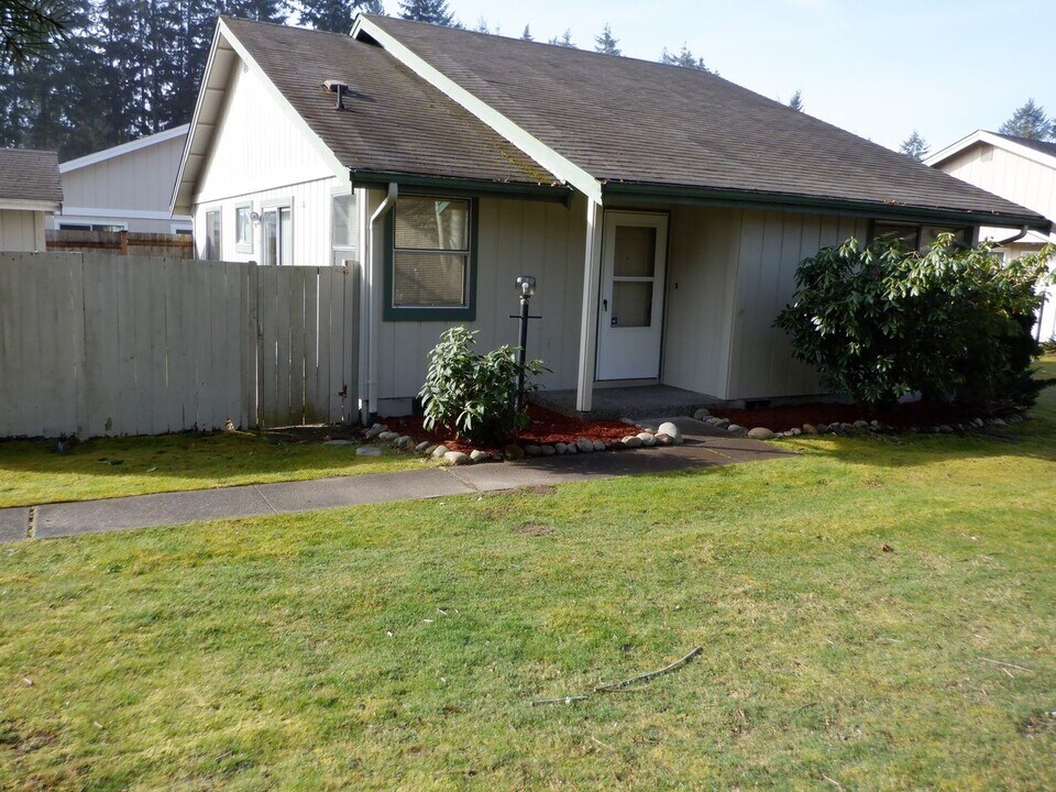 1474 Diamond Rd SE in Lacey, WA - Building Photo