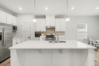 484 Bridgepoint Dr in Fredericksburg, VA - Building Photo - Building Photo