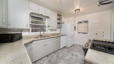 1712 Palmer Park Blvd in Colorado Springs, CO - Building Photo - Building Photo