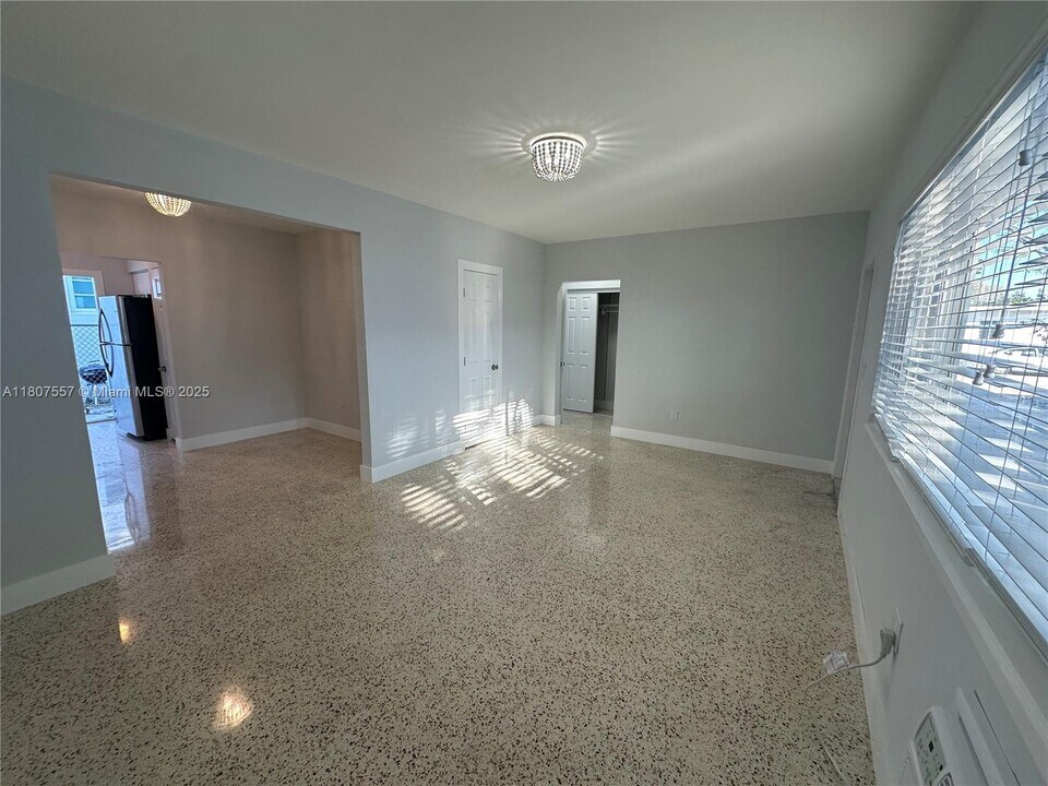 836 81st St in Miami Beach, FL - Building Photo