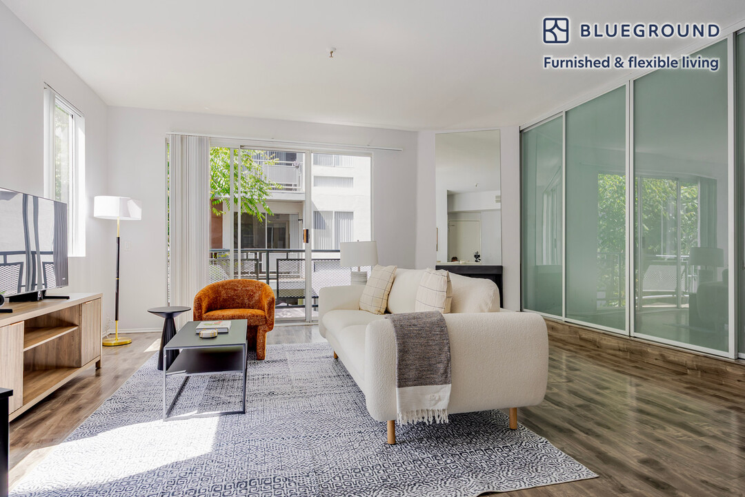 1443 N Fuller Ave, Unit FL2-ID1343 in Los Angeles, CA - Foto de edificio