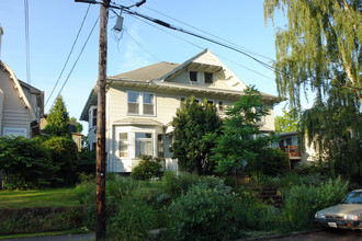 1714 SE Alder St in Portland, OR - Building Photo - Building Photo