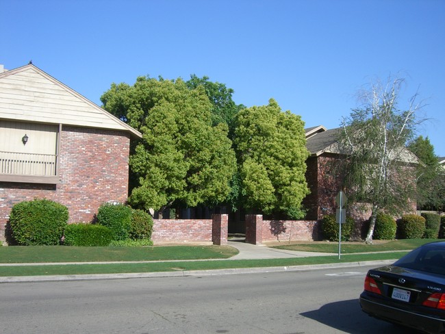 4544 N Sharon Ave in Fresno, CA - Building Photo - Building Photo