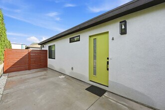 2735 Broadway in San Diego, CA - Building Photo - Building Photo