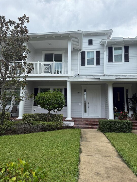 2804 N Bismark Ln in Jupiter, FL - Building Photo