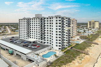 Regency Plaza Condominiums in Ormond Beach, FL - Building Photo - Building Photo