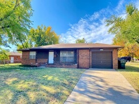 2417 N Towry Dr in Midwest City, OK - Building Photo