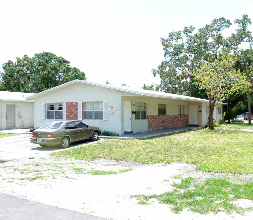 1460-1480 SW 33rd St in Fort Lauderdale, FL - Building Photo