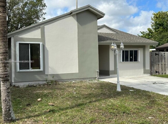 1770 SW 87th Terrace in Miramar, FL - Building Photo - Building Photo