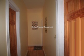 74 Hano St, Unit 74 in Boston, MA - Foto de edificio - Building Photo