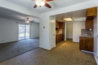473 E Mesa Ave in Fresno, CA - Building Photo - Building Photo