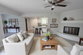 2102 Lake Creek Dr in Humble, TX - Building Photo - Building Photo