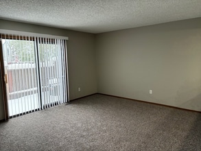 2443 Lexington Village Ln in Colorado Springs, CO - Building Photo - Building Photo