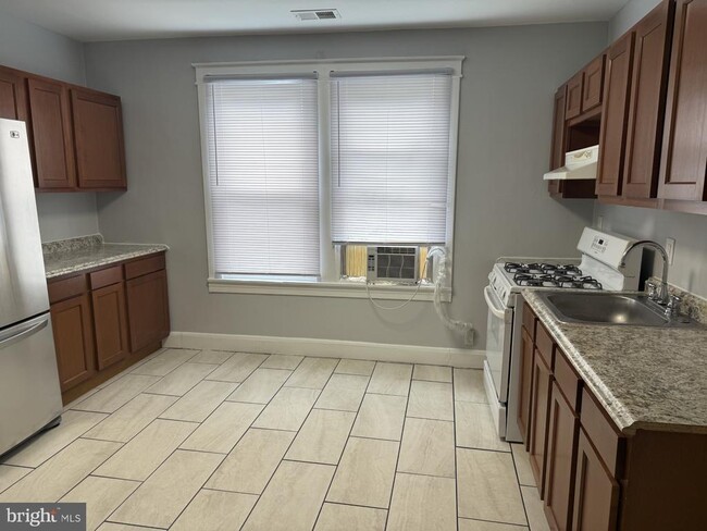 3807 Seven Mile Ln in Pikesville, MD - Building Photo - Building Photo