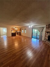 1205 W Oak St in Rogers, AR - Building Photo - Building Photo