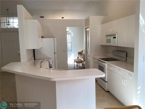 3900 Riverside Way in Delray Beach, FL - Building Photo - Building Photo