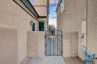 8224 Strawberry Spring St in Las Vegas, NV - Building Photo - Building Photo