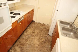 1024 Glenmoor Dr in Fort Collins, CO - Building Photo - Building Photo