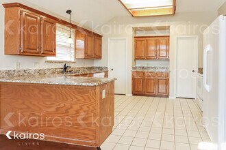 631 Hunters Way in Mustang, OK - Building Photo - Building Photo