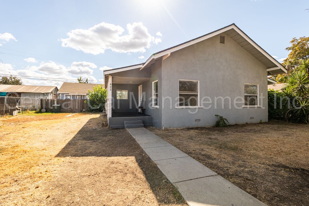 425 Washington Ave-Unit -425 in Bakersfield, CA - Building Photo