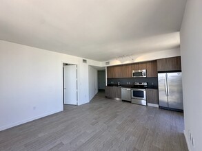 460 NE 29th Ter, Unit B8 in Miami, FL - Building Photo - Building Photo