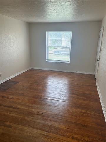 2317 Brooks St in Garland, TX - Foto de edificio - Building Photo