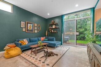 745 Apgar St in Oakland, CA - Building Photo - Building Photo