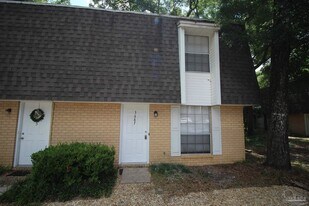 3687 E Olive Rd in Pensacola, FL - Building Photo
