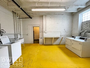 6900 N Lakewood Ave, Unit 1B in Chicago, IL - Building Photo - Building Photo