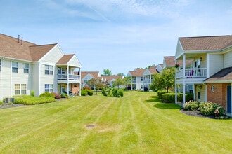 Daniel's Creek at Baytowne in Webster, NY - Building Photo - Building Photo
